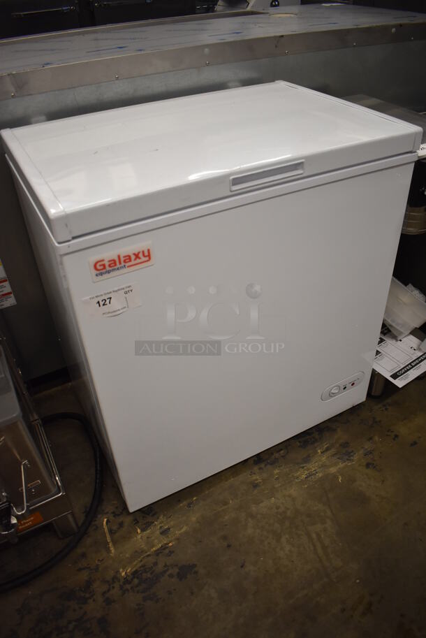 BRAND NEW IN BOX! Galaxy 177CF5 Metal Commercial 5.2 cu. ft. Chest Freezer on Commercial Casters. 115 Volts, 1 Phase. 30x22x33.5. Tested and Working! - Image 3 of 9
