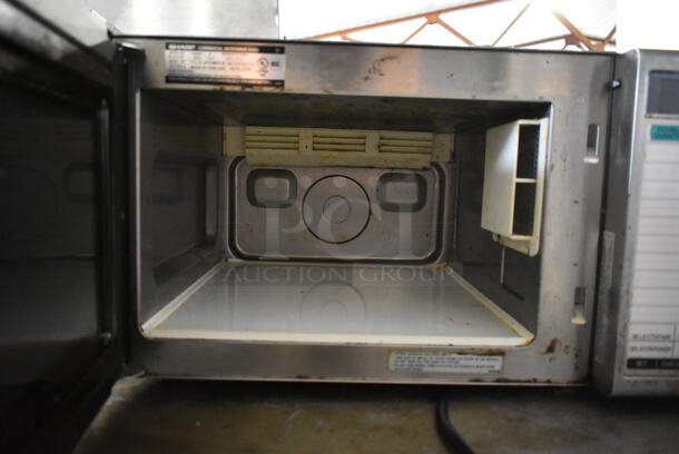 2016 Sharp R-2LTF Stainless Steel Commercial Countertop Microwave Oven. 120 Volts, 1 Phase.  - Image 4 of 5