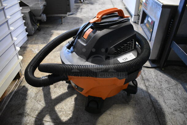 Rigid Model HD06001 Orange and Black Poly Wet Dry Vacuum Cleaner. 120 Volts, 1 Phase. 19x19x19.5. Tested and Working!