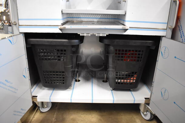 BRAND NEW! 2022 Zummo Z40C-N Commercial Stainless Steel Electric Citrus Juicer With 2 Door Storage Cabinet on Commercial Casters. 110-120V. Tested And Working!  - Image 6 of 12