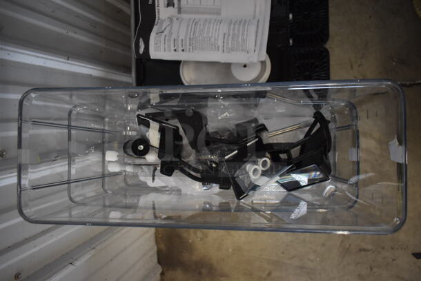 BRAND NEW SCRATCH AND DENT! Vollrath VBBE4-37-S Stainless Steel Commercial Countertop Quadruple 5.28 Gallon Bowl Refrigerated Beverage Dispenser with Stirring Paddle Circulation. 115 Volts, 1 Phase. Hoppers Are Stuck Together. Tested and Powers On - Image 5 of 10