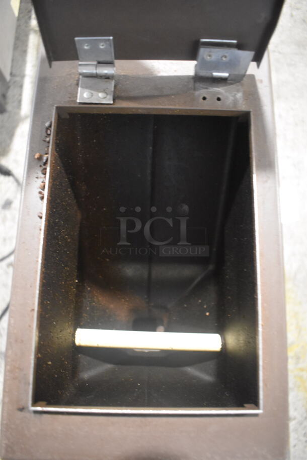 Metal Commercial Countertop Coffee Bean Grinder. Tested and Working!
 - Image 4 of 5