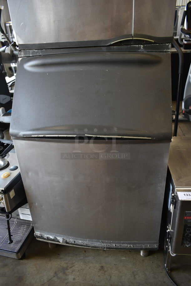 Manitowoc SY0854A Stainless Steel Commercial Ice Head on Manitowoc B570 Stainless Steel Commercial Ice Bin. 208-230 Volts, 1 Phase. - Image 9 of 10