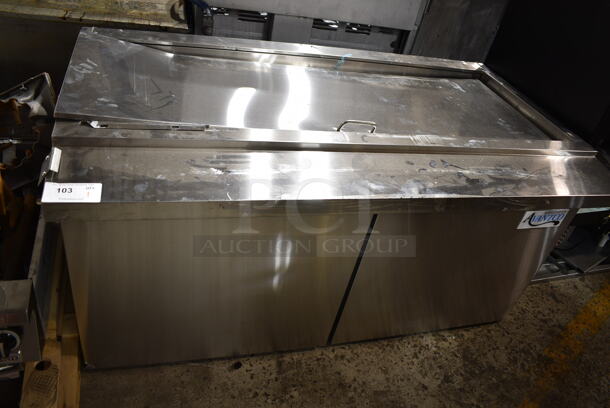 BRAND NEW SCRATCH AND DENT! 2023 Avantco 178SSPT60MHC Stainless Steel Commercial Sandwich Salad Prep Table Bain Marie Mega Top w/ Commercial Casters. See Pictures for Crushed Top. 115 Volts, 1 Phase. Tested and Powers On But Does Not Get Cold
 - Image 2 of 9