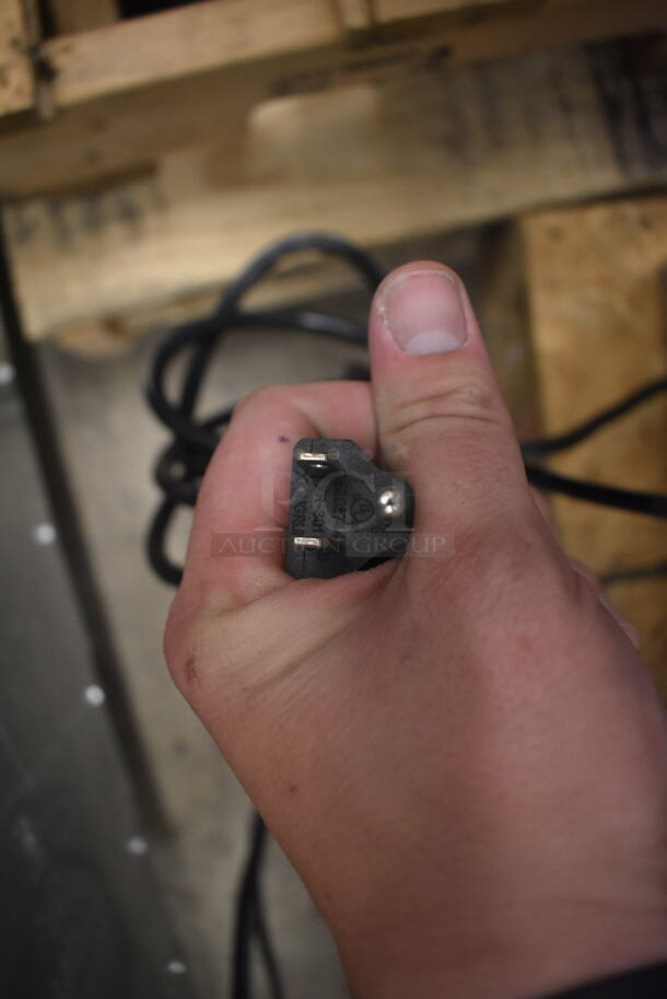 BRAND NEW SCRATCH AND DENT! 2022 Hoshizaki KM-301BAJ Ice Machine Crescent Cuber Icemaker with Built in Storage Bin. 115 Volt 1 Phase - Image 6 of 6