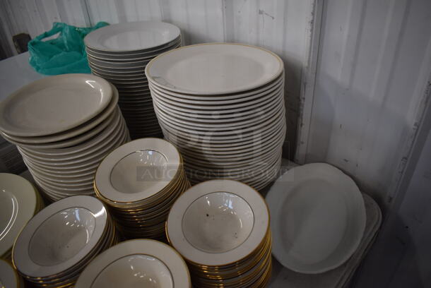 ALL ONE MONEY! Lot of Items on Tabletop Including Glass Plates, Ceramic Plates and Pitchers - Image 9 of 9