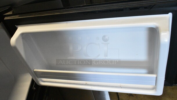 Black & Decker BCD33B Metal Mini Cooler w/ Freezer. 115 Volts, 1 Phase. Tested and Powers On But Does Not Get Cold - Image 3 of 6