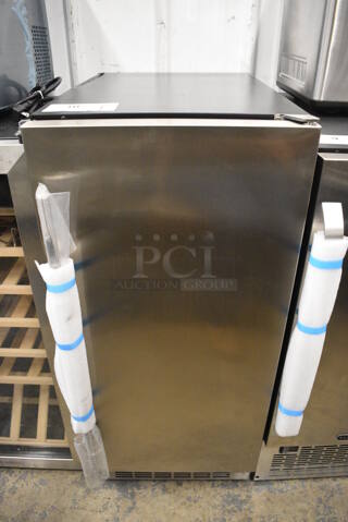 BRAND NEW SCRATCH AND DENT! Danby DIM32D1BSSPR Stainless Steel Self Contained Ice Maker. 115 Volts, 1 Phase. 15x23x34.5. Tested and Working!