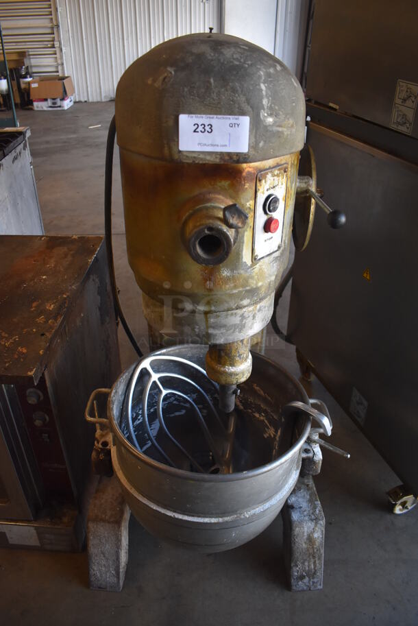 Hobart H-600 Metal Commercial Floor Style 60 Quart Planetary Dough Mixer w/ Stainless Steel Mixing Bowl, Dough Hook, Paddle and Balloon Whisk Attachments. 208 Volts, 1 Phase. 28x36x55 - Image 5 of 8