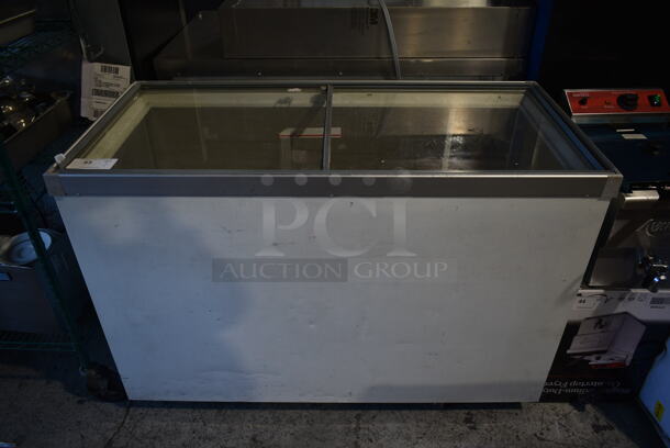 Vestfrost SCF1310 Metal Chest Freezer Merchandiser. 115 Volts, 1 Phase. Tested and Working! - Image 1 of 5