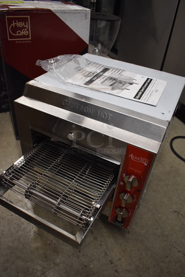 BRAND NEW! Avantco 177CNVYOV10A Stainless Steel Commercial Countertop Conveyor Oven with 10 1/2" Belt. 120 Volts, 1 Phase. Tested and Working! - Image 4 of 10