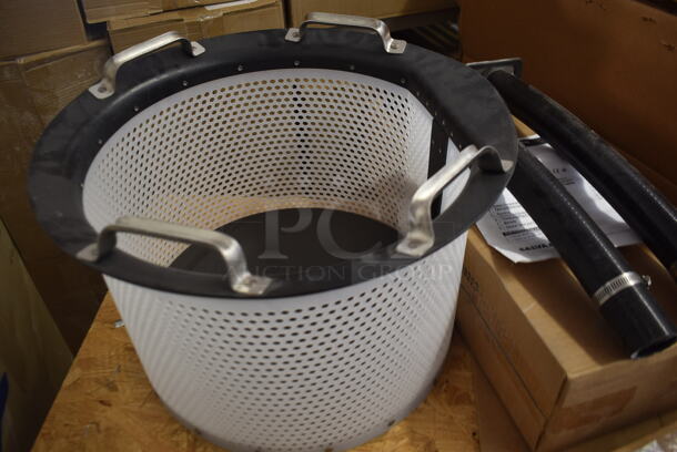BRAND NEW! Salvajor S914 Stainless Steel Commercial Floor Style Food Waste Disposal Scrap Collector. 115/208-230 Volts, 1/3 Phase. Tested and Working! - Image 11 of 11