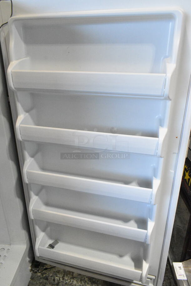 Frigidaire FFFH17F1RW0 Metal Single Door Reach In Freezer. 115 Volts, 1 Phase. Tested and Working! - Image 5 of 6
