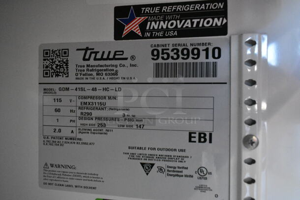 2018 True GDM-41SL-48-HC-LD Metal Commercial 2 Door Reach In Cooler Merchandiser w/ Poly Coated Racks. 115 Volts, 1 Phase. Tested and Working! - Image 4 of 4