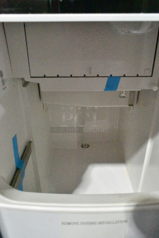 BRAND NEW SCRATCH AND DENT! 2023 Manitowoc USE0050A-161 CrystalCraft Premier USE0050A-161 15" Undercounter Square Cube Ice Machine - 45 lb. 115 Volts, 1 Phase.  - Image 3 of 10