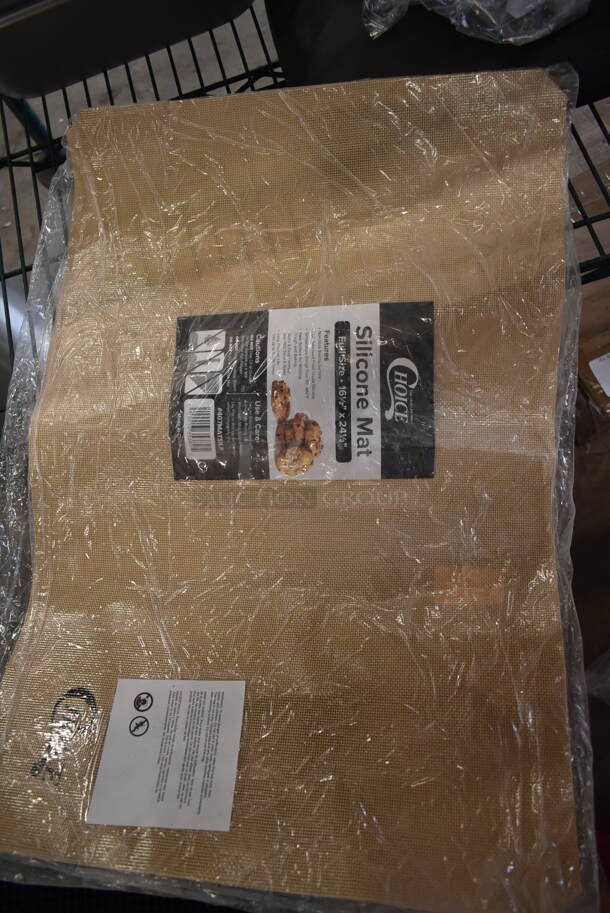 BRAND NEW SCRATCH AND DENT! 2022 Avantco 177PPF40 Stainless Steel Commercial Floor Style 40 Pound Potato Peeler. 120 Volts, 1 Phase. Tested and Working! - Image 3 of 11