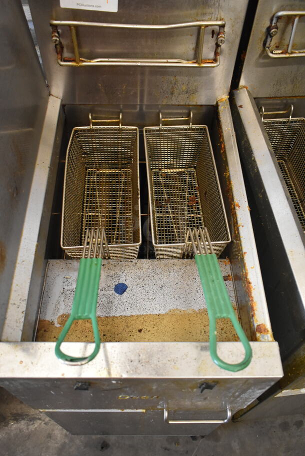 2019 Dean SR142GN Stainless Steel Commercial Floor Style Natural Gas Powered Deep Fat Fryer w/ Left Side Splash Guard, 2 Metal Fry Baskets on Commercial Casters. 105,000 BTU.  - Image 2 of 6