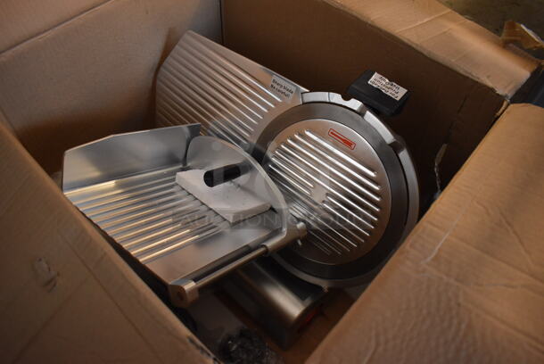 BRAND NEW IN BOX! Avantco SL312 Stainless Steel Commercial Countertop Meat Slicer w/ Blade Sharpener. 115 Volts, 1 Phase. 23x18x17. Tested and Working! - Image 3 of 9
