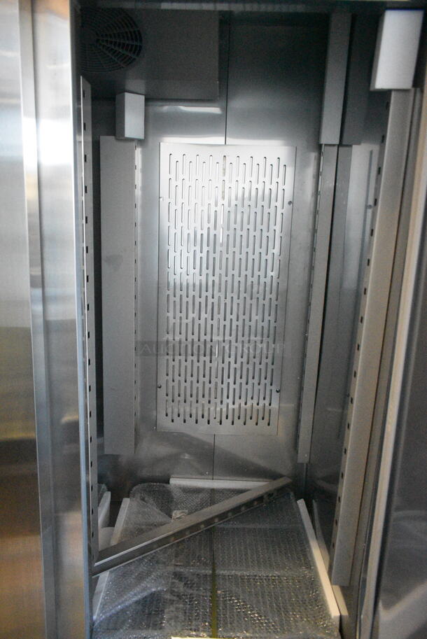BRAND NEW SCRATCH AND DENT! 2024 Avantco 178SS3FHC 81 5/16" Stainless Steel Solid Door Reach-In Freezer on Commercial Casters. 115 Volts, 1 Phase. Tested and Working! - Image 6 of 7