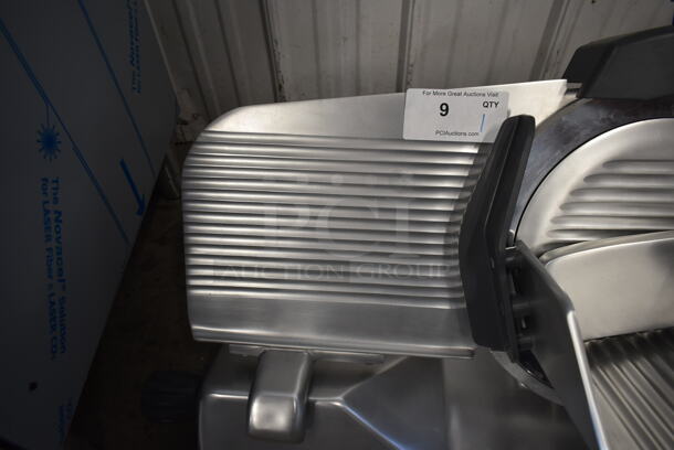 BRAND NEW SCRATCH AND DENT! 2022 Hobart EDGE14-11 Stainless Steel Commercial Countertop Meat Slicer w/ Blade Sharpener. 115 Volts, 1 Phase. Tested and Working! - Image 6 of 11