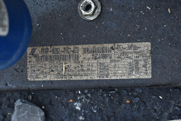 2 Mr Winter Walk In Boxes That Make a 8'x16' Combo Walk In Box w/ Copeland FFAP-020Z-TFC-072 208-230 Volt Compressor, Bohn ADT065AK 115 Volt, 1 Phase Evaporator, Bohn ADT104AK 115 Volt, 1 Phase Evaporator. Picture of the Unit Before Removal Is Included In the Listing. Information Provided By The Consignor But Not Verified By PCI Auctions. - Image 6 of 12
