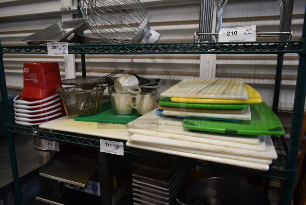 ALL ONE MONEY! Tier Lot of Various Items Including Cutting Boards - Image 1 of 4