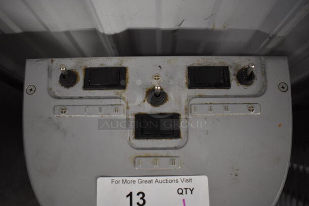 Hamilton Beach HMD400 Metal Commercial Countertop 3 Head Drink Mixer. 120 Volts, 1 Phase. 12x8x21. Tested and Working! - Image 6 of 7