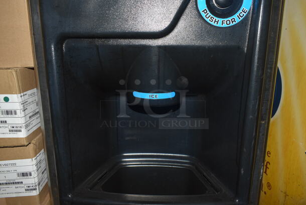 Hoshizaki DB-130H Stainless Steel Commercial Ice Dispensing Bin. 115 Volts, 1 Phase.  - Image 4 of 7