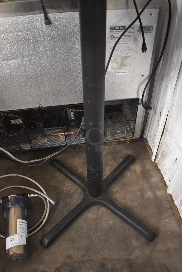 Wood Pattern Round Bar Height Table on Black Metal Table Base. 30x30x42 - Image 3 of 4