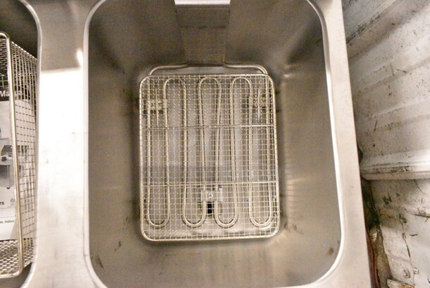 BRAND NEW SCRATCH AND DENT! 2023 Avantco 177F202 Stainless Steel Commercial Countertop Electric Powered 2 Bay Fryer w/ Lids and Metal Fry Baskets. 208-240 Volts, 1 Phase. - Image 7 of 8