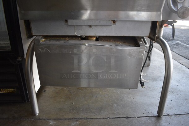Cleveland Stainless Steel Commercial Propane Powered Floor Style Tilt Skillet/Braising Pan. 125,000 BTU. 115 Volts, 1 Phase. 35x38x43 - Image 5 of 12