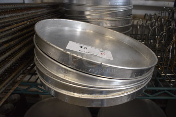 5 Metal Round Baking Pans. 11.5x11.5x1. 5 Times Your Bid! - Image 1 of 2