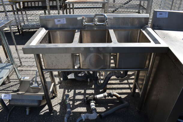Stainless Steel Commercial 3 Bay Sink w/ Faucet and Handles. 40x19x37.5. Bays 10x11x10