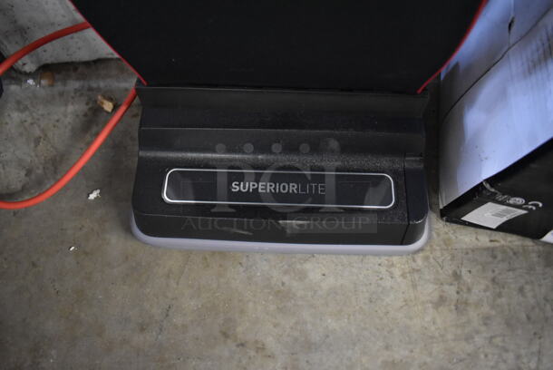 LIKE NEW! Hoover Superior Lite CH50200 12" Upright Vacuum Cleaner. Tested and Working! - Image 4 of 7