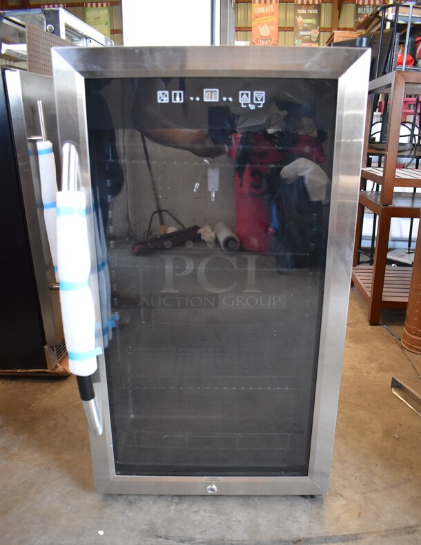 Avanti BCA306SS-IS Metal Commercial Mini Cooler Merchandiser. 115 Volts, 1 Phase. Tested and Working!