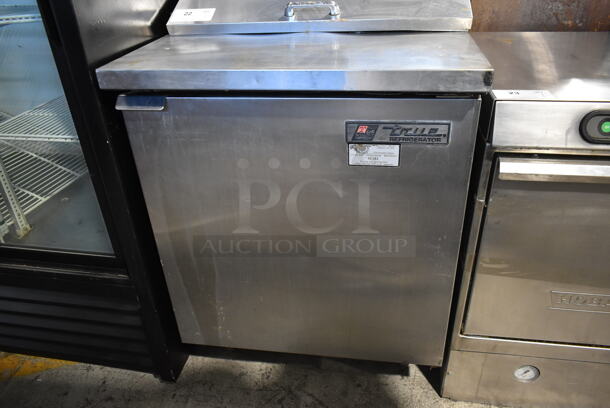 True TSSU-27-08 Stainless Steel Commercial Sandwich Salad Prep Table Bain Marie Mega Top on Commercial Casters. 115 Volts, 1 Phase. Tested and Powers On But Does Not Get Cold - Image 3 of 7