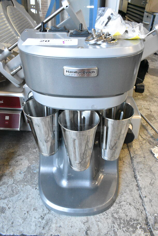 BRAND NEW SCRATCH AND DENT! Hamilton Beach HMD400R Metal Commercial Countertop Triple Spindle Drink Mixer. 120 Volts, 1 Phase. Tested and Working! - Image 3 of 10