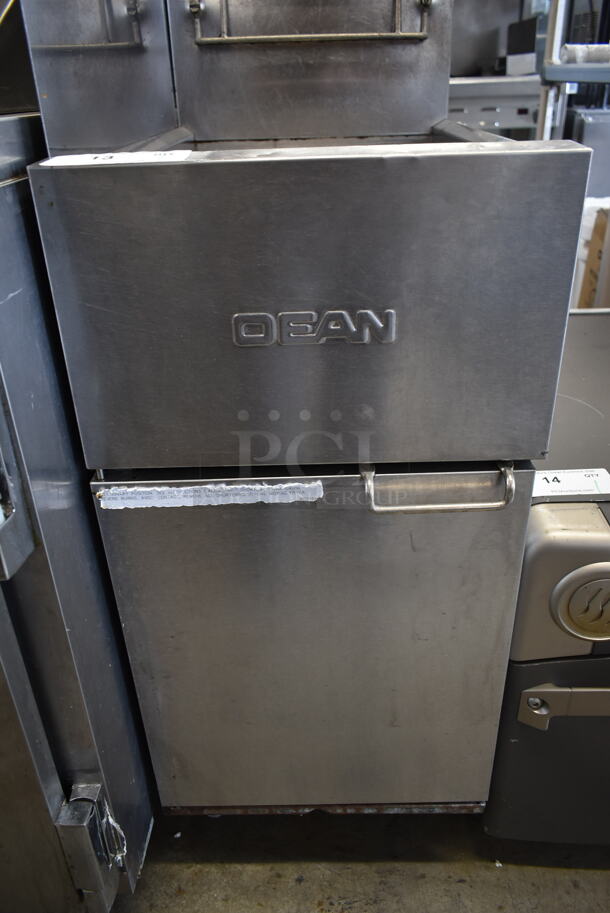 Dean SR152GN Stainless Steel Commercial Floor Style Natural Gas Powered Deep Fat Fryer w/ Side Splash Guard. 120,000 BTU. - Image 5 of 7