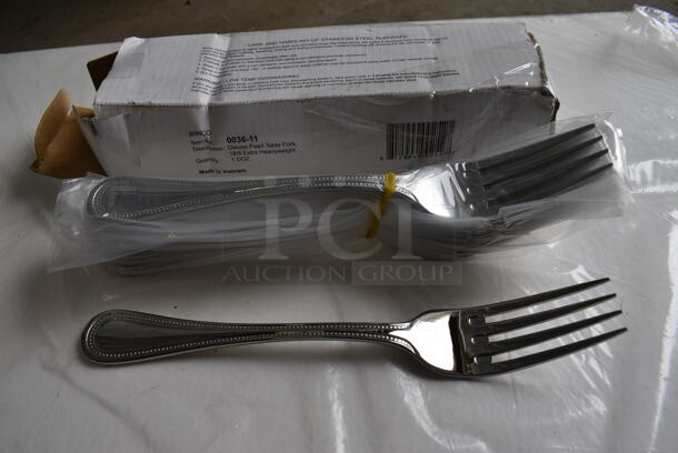 12 BRAND NEW IN BOX! Winco 0036-11 Stainless Steel Deluxe Pearl Table Forks. 8.5
