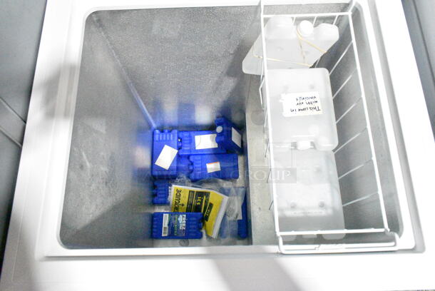 Hisense WFC050M6XWD Metal Chest Freezer w/ Hinge Lid. 115 Volts, 1 Phase. Tested and Working! - Image 3 of 5