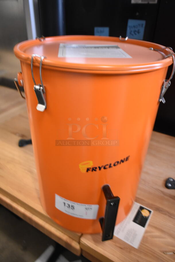 BRAND NEW SCRATCH AND DENT! Fryclone 259FOPN6GL 6.5 Gallon Orange Utility Oil Pail - Image 2 of 4
