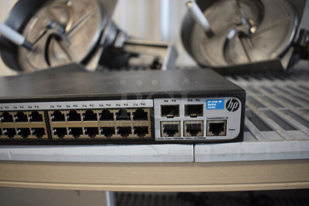 HP 1910-48 Switch. 17.5x6.5x2 - Image 3 of 3