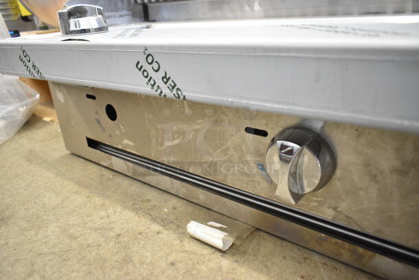 BRAND NEW! Southbend P36N-CCC Stainless Steel Commercial Countertop Natural Gas Powered Charbroiler Grill w/ Back Splash. Does Not Include Oven / Stand; See Pictures - Image 4 of 9