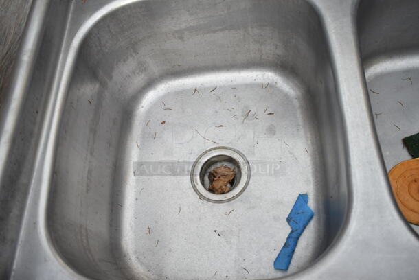 Stainless Steel Commercial 3 Bay Sink w/ Right Side Drain Board, Faucet and Handles. Bays 16x16x9 - Image 5 of 8