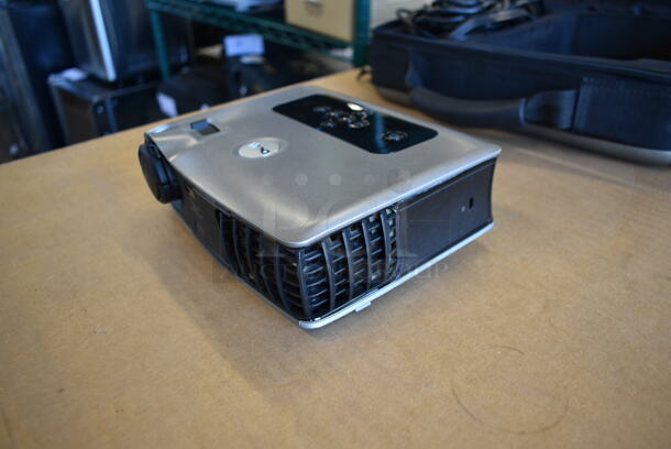 Dell 3400MP DLP Front Projector in Bag. 100-240 Volts, 1 Phase.  - Image 4 of 8