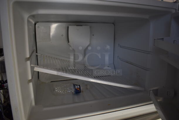 Whirlpool W4TXNWFWQ01 Metal Cooler Freezer Combo Unit. 115 Volts, 1 Phase. 28x28x63. Tested and Powers On But Does Not Get Cold - Image 3 of 7