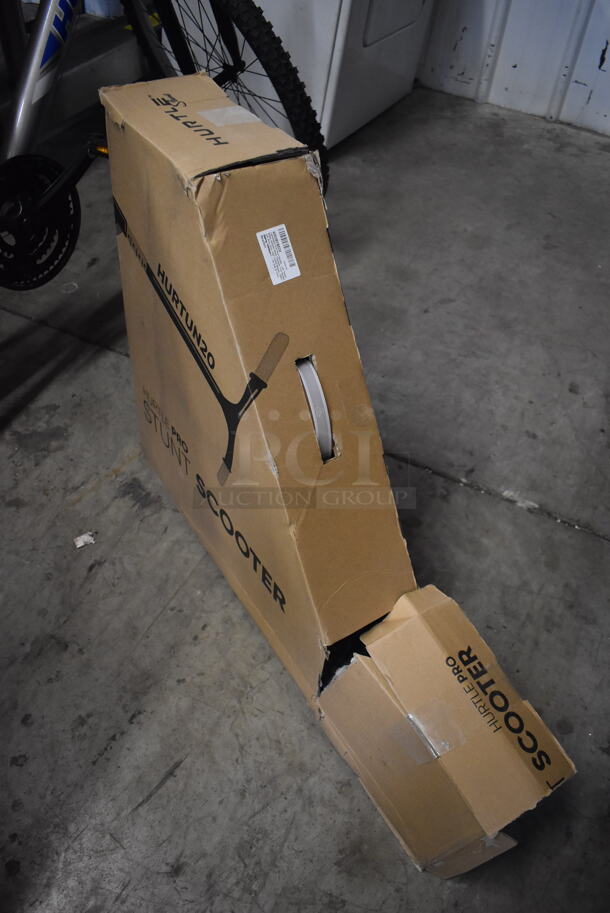 IN ORIGINAL BOX! Hurtle Pro HURTUN20 Stunt Scooter. Stock Picture Used as Gallery - Image 3 of 6
