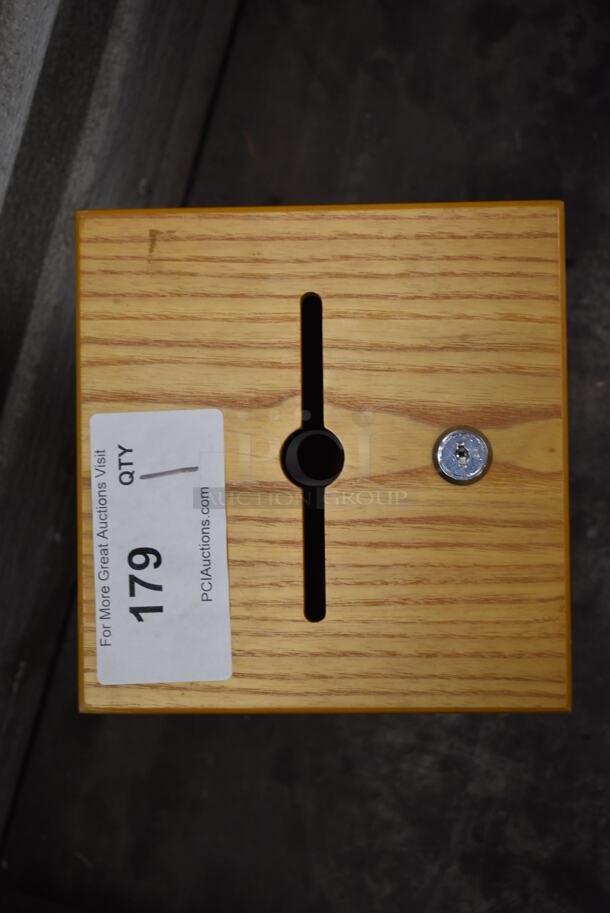 Wood Pattern Suggestion Box. 8x7x10 - Image 5 of 6