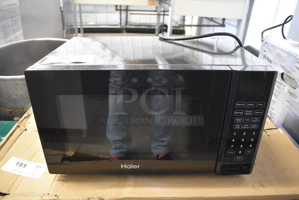 Haier HMC20BEBB Metal Microwave Oven. 120 Volts, 1 Phase. 19x14x11 - Image 1 of 5