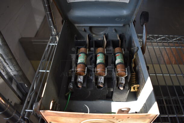 Metal Heavy Duty Switch. 8.5x6x12.5 - Image 3 of 3